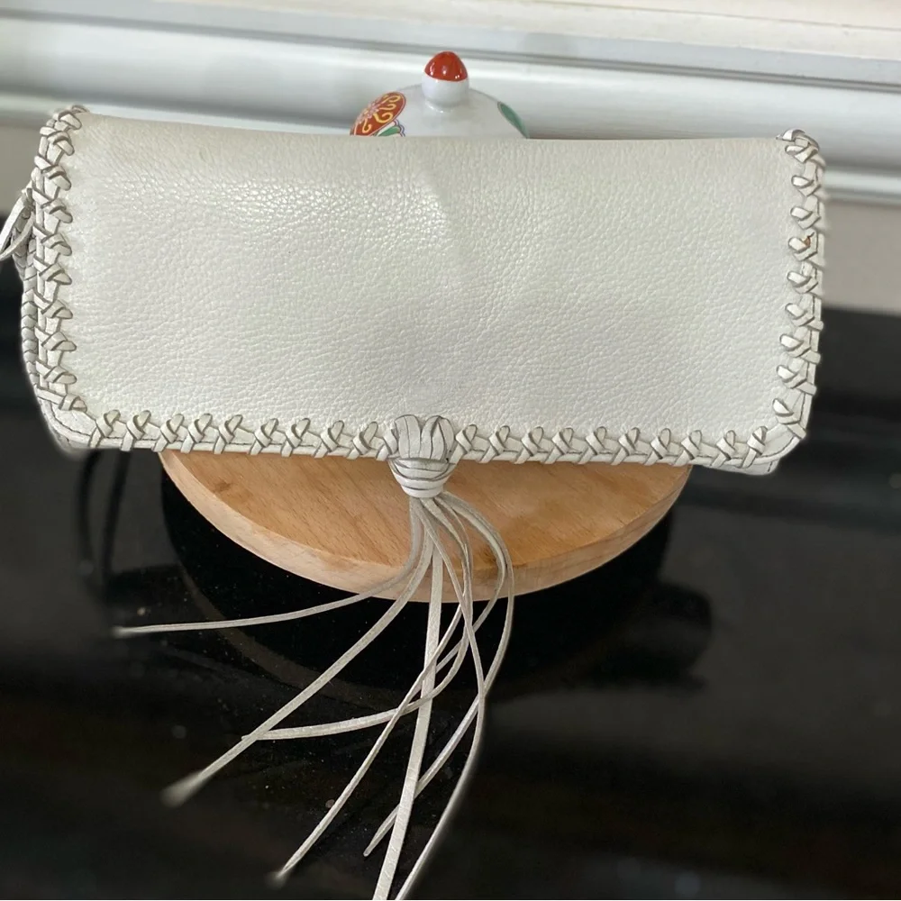 Banana Republic Textured Leather Wristlet Wallet - Picture 3 of 5